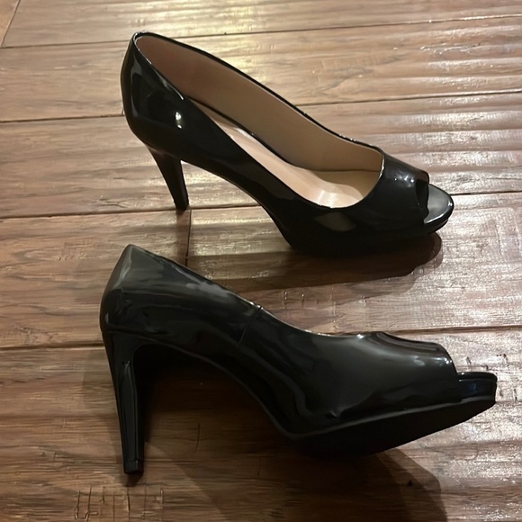 Bandolino Rainaa Pump in New Luxe Navy - Picture 3 of 6